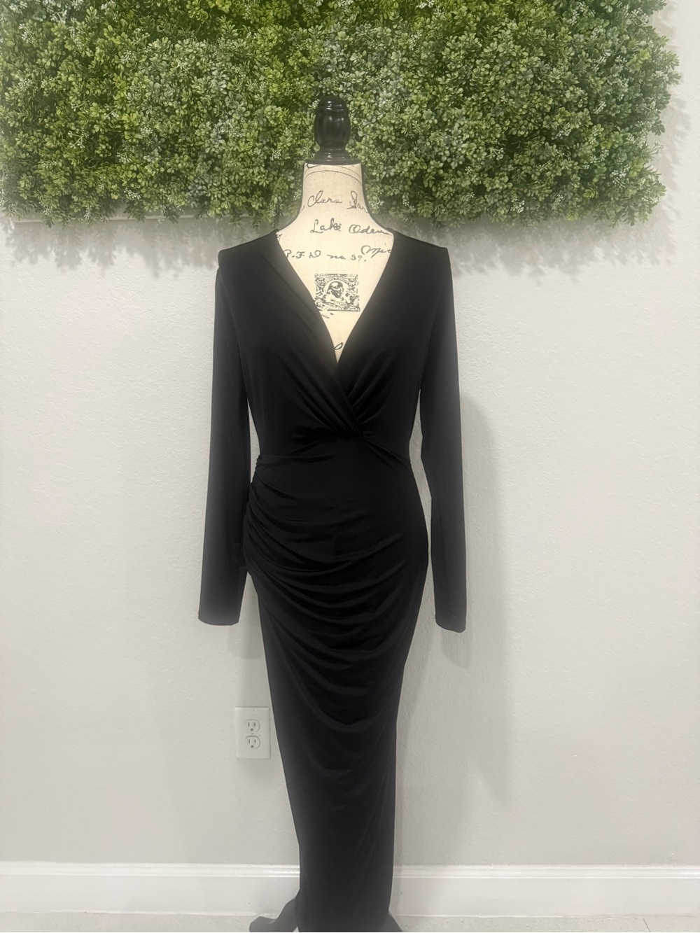 Emprada Black Long Sleeve Ruched Twist Front Maxi Dress M NWT